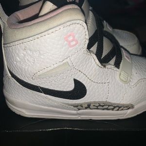 Gently used 7c or 8c Girl, a quick wipe down and they will be good as new